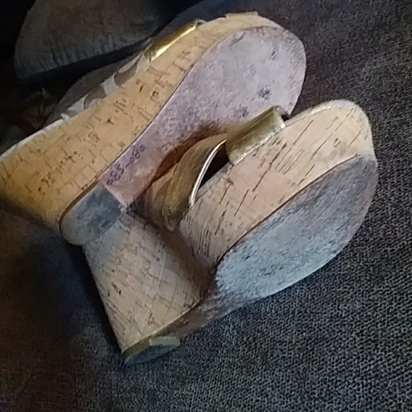 Coach gold wedges super cute - Picture 6 of 6